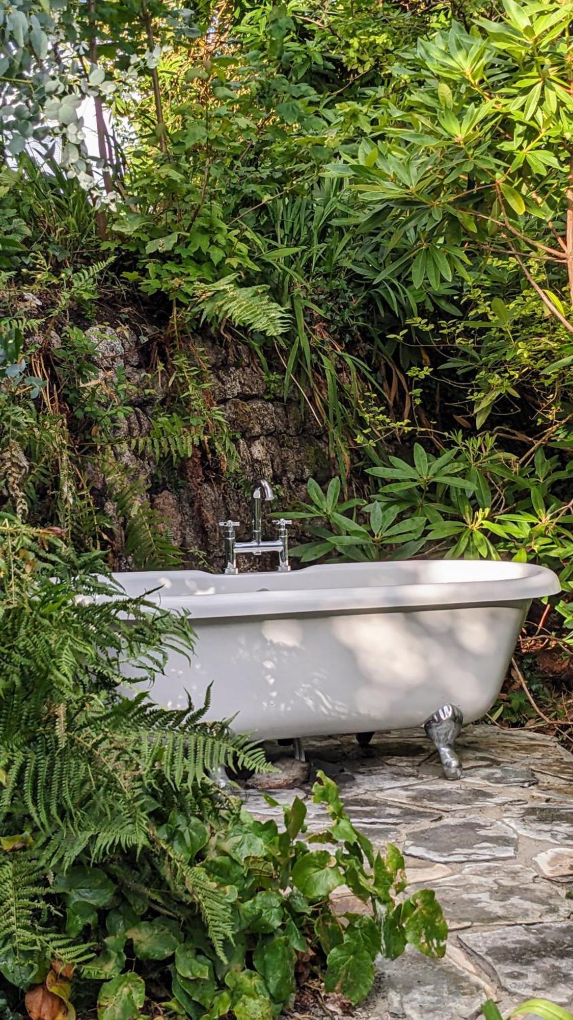 The Applehay Villa Constantine Bagian luar foto