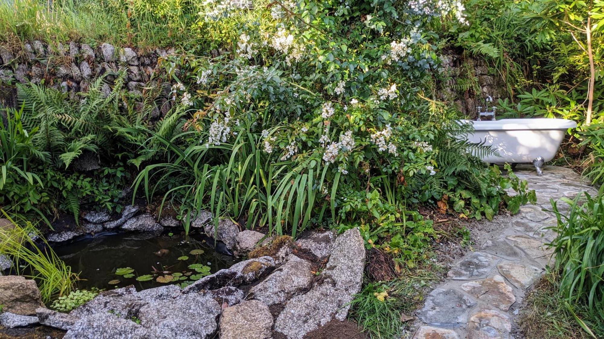 The Applehay Villa Constantine Bagian luar foto
